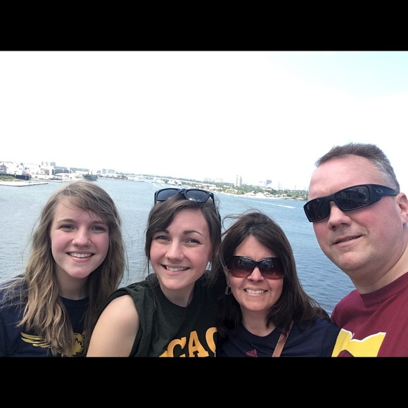 Meet your Posher, Teresa - Picture 1 of 1